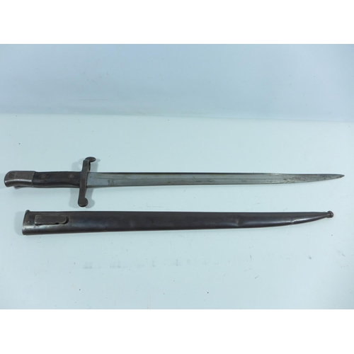 338 - A PORTUGESE 1885 BAYONET AND SCABBARD, 47CM BLADE, LENGTH 61.5CM