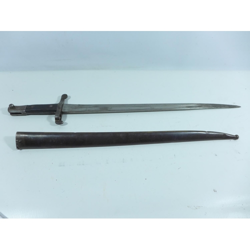 338 - A PORTUGESE 1885 BAYONET AND SCABBARD, 47CM BLADE, LENGTH 61.5CM