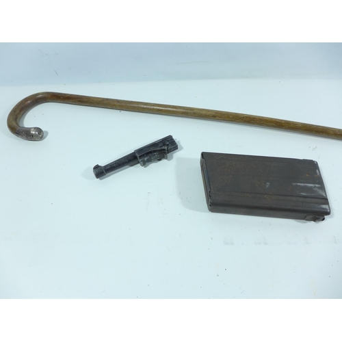 340 - A SILVER TOP WALKING CANE, LENGTH 87CM, ICR84A GUN MAGAZINE DATED 1965, PART OF A REPLICA P38 (3)