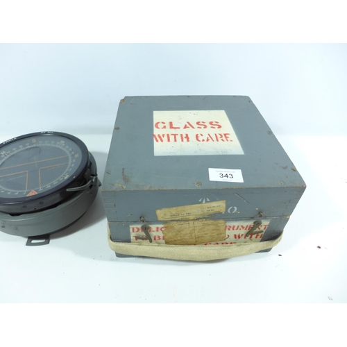 343 - A WORLD WAR II PERIOD AIR MINISTRY BOXED TYPE P.10 COMPASS