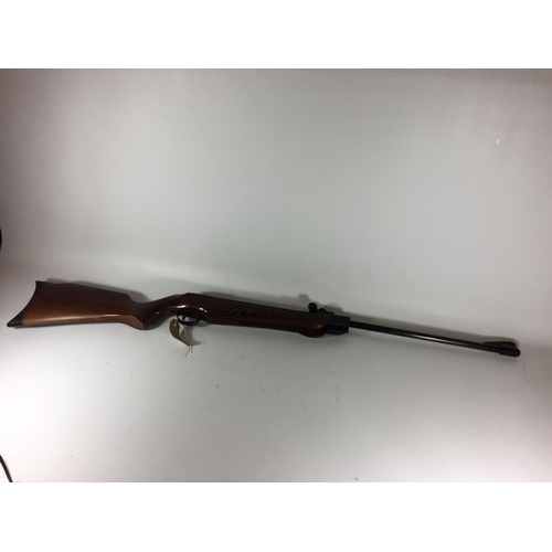 356 - A WEBLEY HAWK MK II .22 CALIBRE AIR RIFLE, 43CM BARREL, LENGTH 107CM