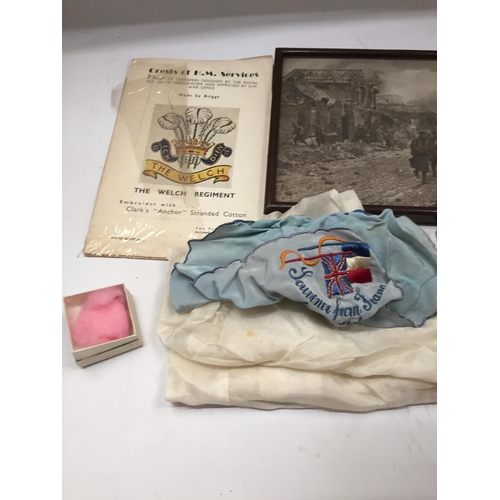 379 - A COLLECTION OF WORLD WAR I EPHEMERA, FRAMED PICTURE OF BRITISH SOLDIERS, TWO SILK HANDKERCHIEFS, BO... 