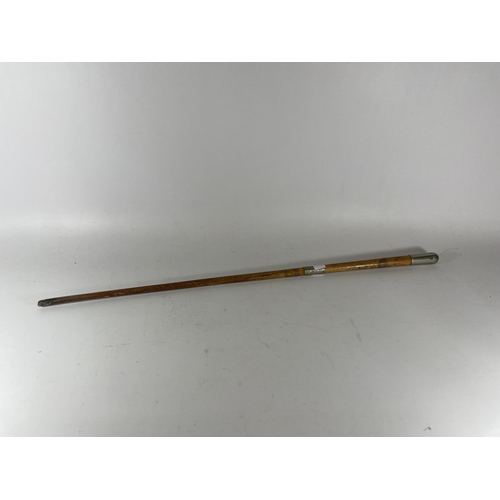 436 - AN OFFICERS SWAGGER STICK WITH WHITE METAL MOUNTS, LENGTH 70CM