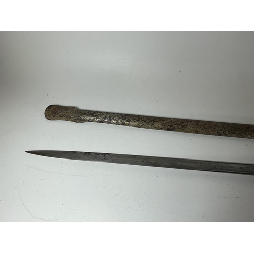 449 - A 19TH CENTURY ROYAL ARTILLERY OFFICERS SWORD AND SCABBARD, 81.5CM BLADE, LENGTH 99CM