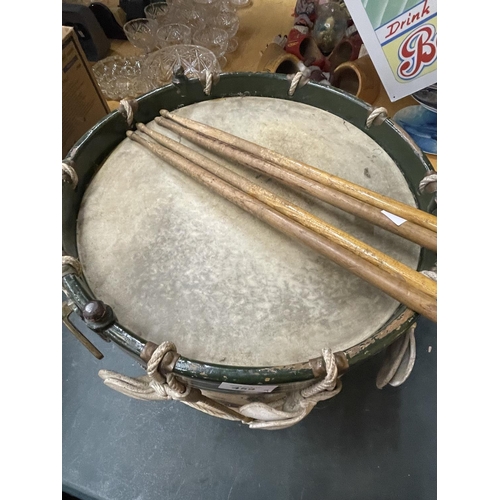 459 - A MILITARY MARCHING DRUM, DIAMETER 38CM, HEIGHT 38CM, TOGETHER WITH TWO PAIRS OF DRUMSTICKS