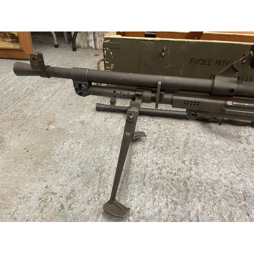 441 - A GOOD BOXED POST WAR DEACTIVATED MKII CAL 7.62 BREN GUN, 61CM BARREL, SPARE BARREL, CLEANING ROD, M... 