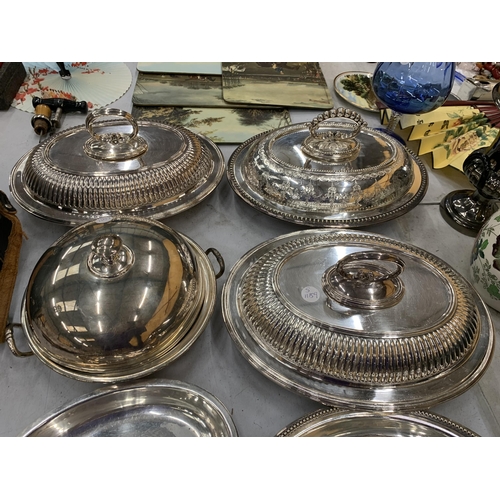 160 - A MIXED LOT OF SILVER PLATED ITEMS TO INCLUDE LIDDED VEGETABLE TUREENS ETC