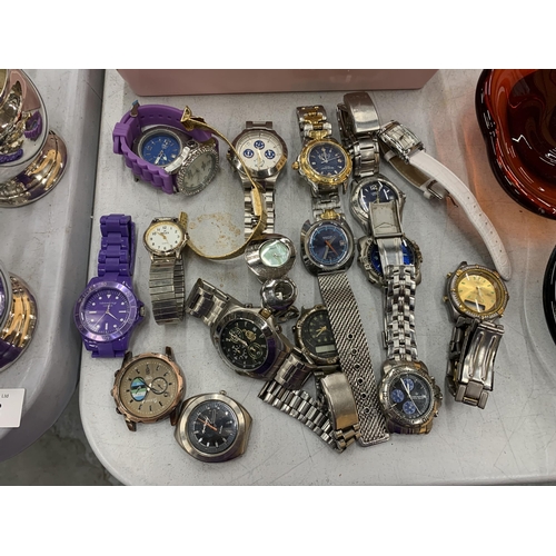 169 - A MIXED GROUP OF WATCHES