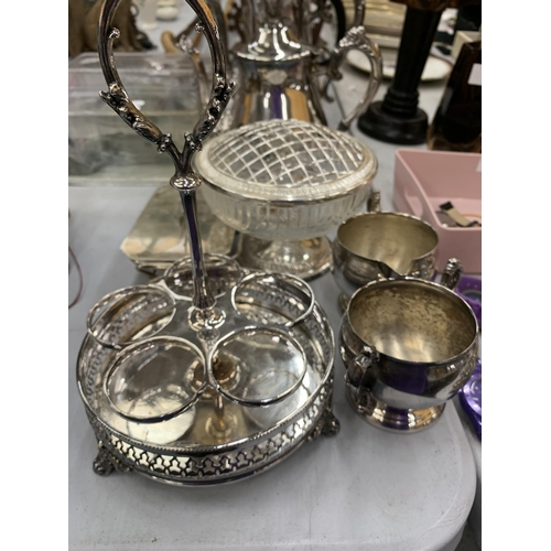 172 - A MIXED LOT OF SILVER PLATED ITEMS TO INCLUDE EGG HOLDER STAND, TEA & COFFEE POT ETC