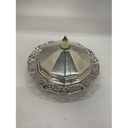 2 - A GEORGE V SILVER LIDDED BUTTER DISH, HALLMARKS FOR SHEFFIELD 1934, MAKERS VINERS LTD, SILVER WEIGHT... 