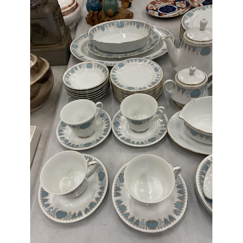 223 - A NORITAKE JAPANESE 'BLUETIDE' PATTERN TEA / DINNER SERVICE