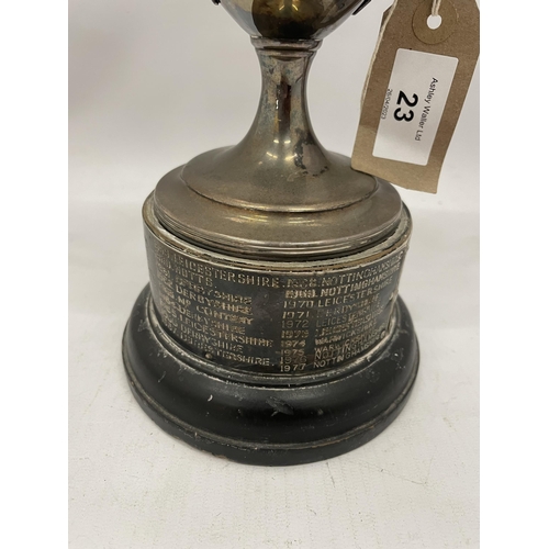 23 - A HALLMARKED SILVER TWIN HANDLED TROPHY CUP, HEIGHT 28CM, (HALLMARKS RUBBED) GROSS WEIGHT WITHOUT BA... 