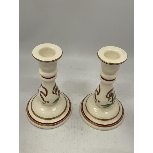 26 - A PAIR OF TIFFANY & CO 'TIFFANY GARLAND' PATTERN CANDLESTICKS