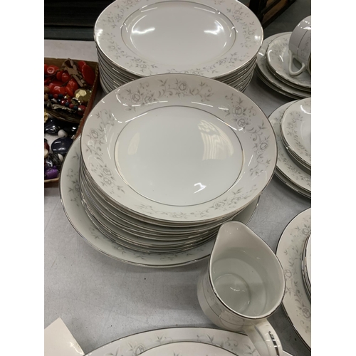 288 - A VINTAGE FLORAL PART DINNER SERVICE, BOWLS, MEAT PLATES ETC