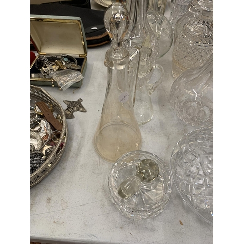 299 - A MIXED LOT OF VINTAGE CUT GLASS DECANTERS ETC