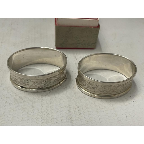 58 - A BOXED PAIR OF HALLMARKED SILVER NAPKIN RINGS, TOTAL WEIGHT 26G