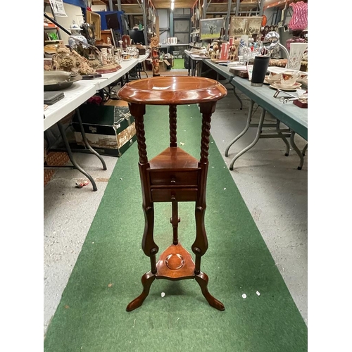 67 - A HARDWOOD JARDINIERE STAND WITH BARLEY TWIST COLUMN SUPPORTS, TWO DRAWERS AND LOWER SHELF