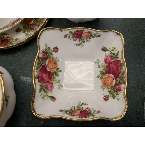 114 - A ROYAL ALBERT 'OLD COUNTRY ROSES' PART TEA SET TO INCLUDE CUPS, SAUCERS, PLATES, A CREAM JUG, SUGAR... 