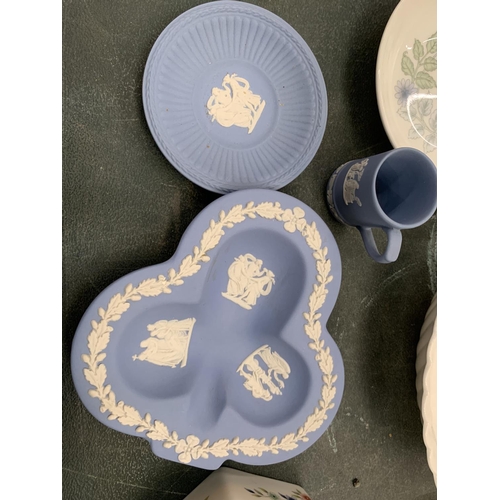 123 - A QUANTITY OF WEDGWOOD TO INCLUDE JASPERWARE AND CHINA