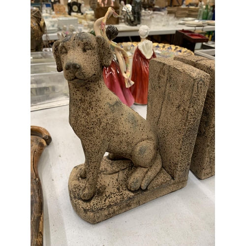 137 - A PAIR OF STONE DOG BOOKENDS HEIGHT 21CM