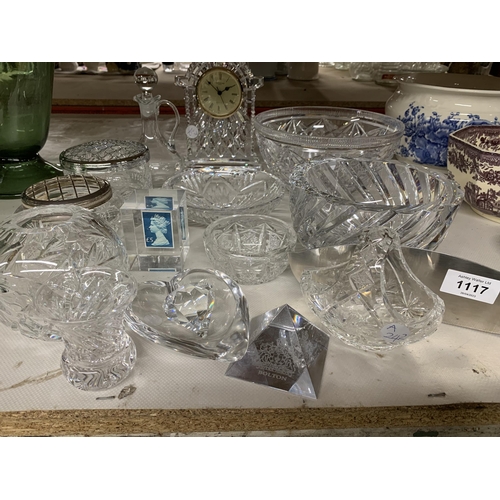 1117 - A QUANTITY OF CUT GLASS ITEMS TO INCLUDE A WATERFORD CRYSTAL CLOCK, ORREFORS GLASSBOWL - CHIP TO THE... 