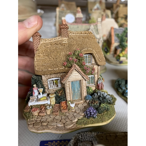 1120 - A LARGE QUANTITY OF LILLIPUT LANE COTTAGES TO INCLUDE 'NUTKIN COTTAGE', 'WATERSIDE MILL', ETC - 19 I... 