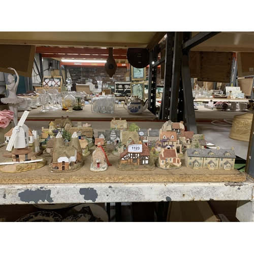 1123 - A LARGE COLLECTION OF LILLIPUT LANE COTTAGES TO INCLUDE 'CHILTERN MILL', 'BRIDLE AND BIT STABLES', E... 