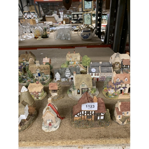 1123 - A LARGE COLLECTION OF LILLIPUT LANE COTTAGES TO INCLUDE 'CHILTERN MILL', 'BRIDLE AND BIT STABLES', E... 