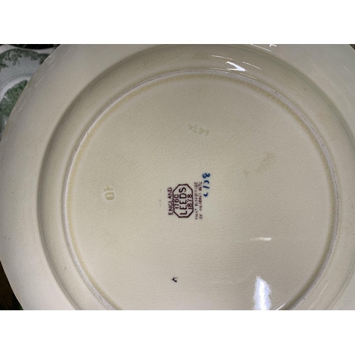 1134 - A VERY LARGE QUANTITY OF COLLECTOR'S PLATES TO INCLUDE ROYAL DOULTON COTTAGE PLATES, WEDGWOOD CAULDR... 