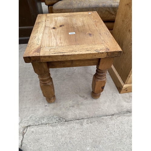 2988 - A MODERN PINE LAMP TABLE, 23.5X19.5