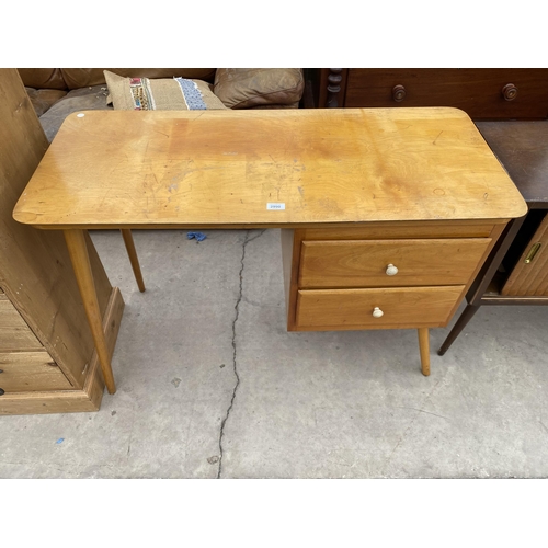 2990 - A MID 20TH CENTURY SMALL SINGLE PEDESTAL DESK, 42