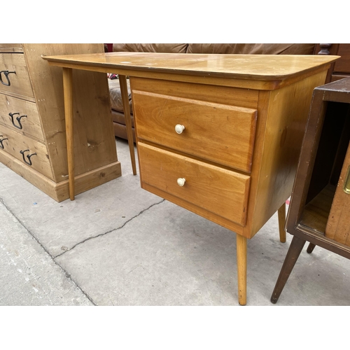 2990 - A MID 20TH CENTURY SMALL SINGLE PEDESTAL DESK, 42