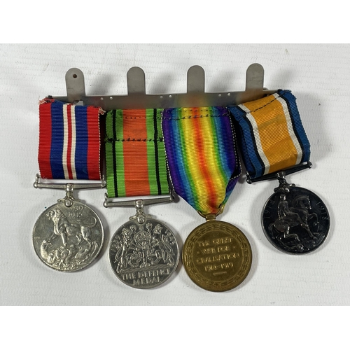 426A - A SET OF WWI AND WWII MEDALS FOR GUNNER G EDWARDS RA