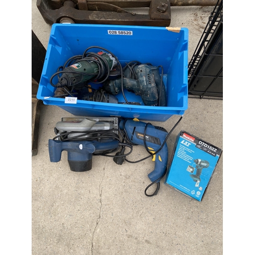 2215 - AN ASSORTMENT OF POWER TOOLS TO INCLUDE A MAKITA DTD152Z IMPACT DRIVER AND A PARKSIDE GRINDER ETC