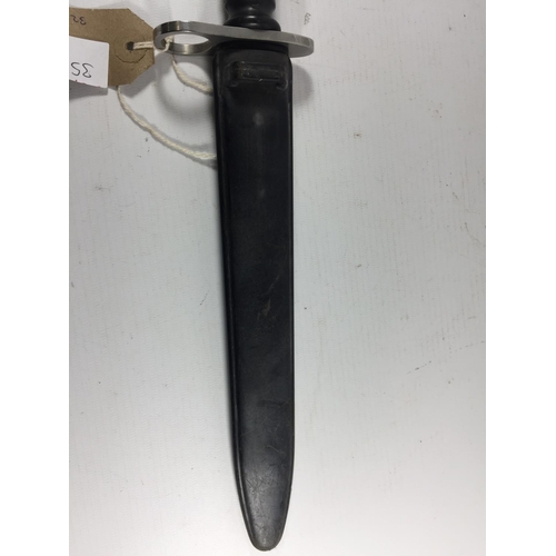 352A - A SWISS SIG 57 BAYONET AND SCABBARD, 24CM BLADE