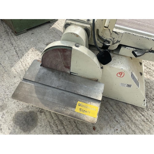 4 - AN AXMINSTER DUAL TABLE SANDER, BELT AND ORBITAL, SINGLE PHASE - NO VAT