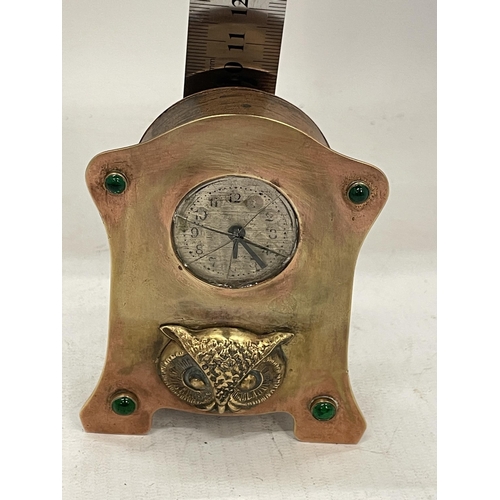 20 - AN ARTS & CRAFTS COPPER AND BRASS MANTLE CLOCK, HEIGHT 10CM