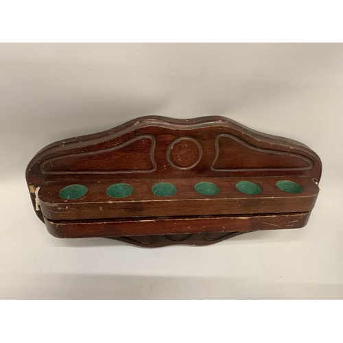 193 - A WOODEN WALL POOL / SNOOKER CUE STAND