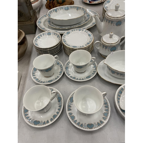 223 - A NORITAKE JAPANESE 'BLUETIDE' PATTERN TEA / DINNER SERVICE