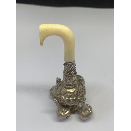 599 - A VICTORIAN SILVER TEETHING RATTLE