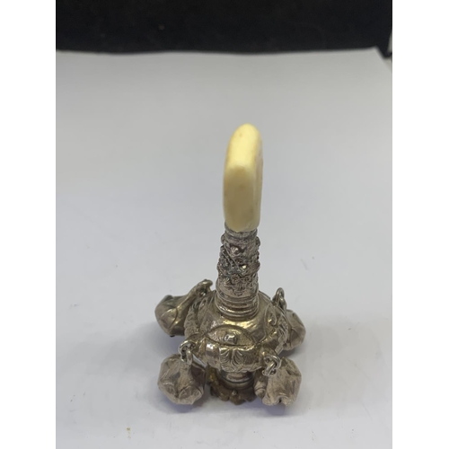 599 - A VICTORIAN SILVER TEETHING RATTLE