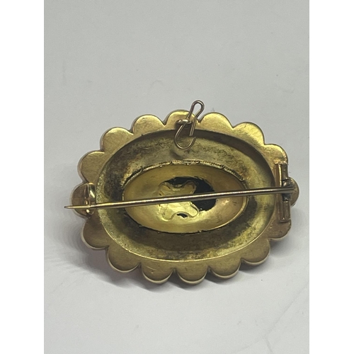 673 - A TESTED TO 18 CARAT GOLD BROOCH GROSS WEIGHT 7.07 GRAMS