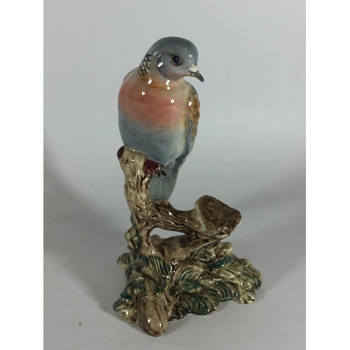 735 - A BESWICK 1022 BIRD FIGURE A/F WITH A BIRD MISSING