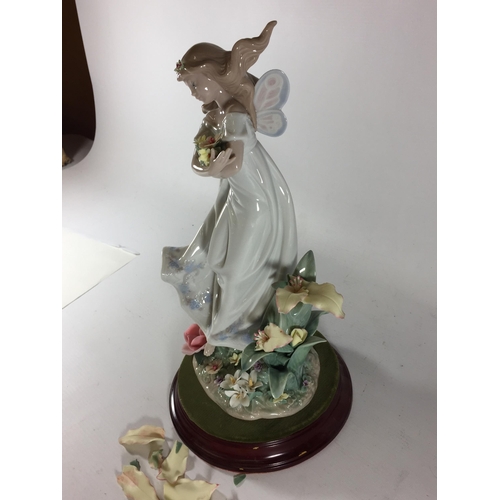 760 - A LLADRO FAIRY FIGURE (FLOWERS A/F)