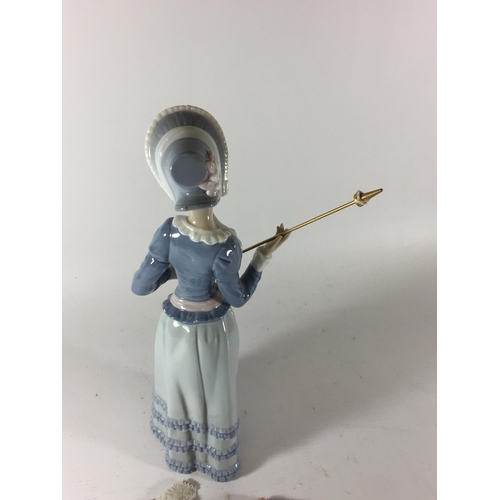 761 - A LLADRO MODEL OF A GIRL WITH PARASOL (PARASOL A/F)