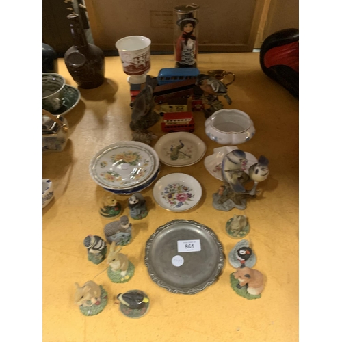 861 - A MIXED LOT TO INCLUDE ANIMAL FIGURES, PIN TRAYS, DIE-CAST VEHICLES, A SMALL PEWTER PLATE, ETC