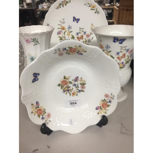 984 - A LARGE AYNSLEY COTTAGE GARDEN CAKE PLATE TOGETHER WITH VASE AND BOWL AND WILD TUDOR VASE