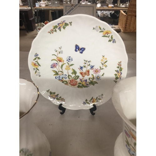 984 - A LARGE AYNSLEY COTTAGE GARDEN CAKE PLATE TOGETHER WITH VASE AND BOWL AND WILD TUDOR VASE