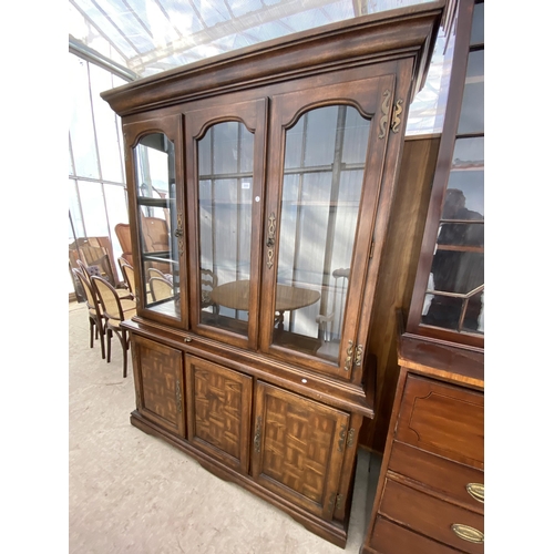 2553 - A MODERN HARDWOOD BOOKCASE ON BASE, 58