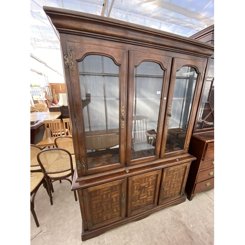 2553 - A MODERN HARDWOOD BOOKCASE ON BASE, 58